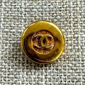 Single Vintage Coco Chanel Replacement Button gold tone metal